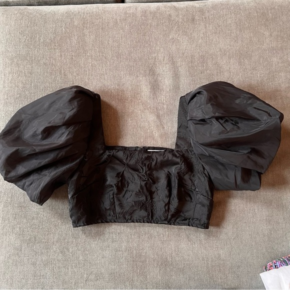 Future Collective Kahlana Barfield Brown cropped puff sleeve top in Black 2 - Picture 1 of 5